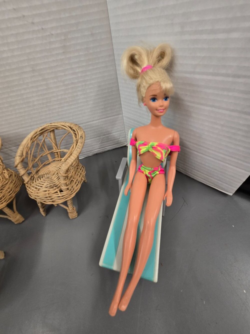 1963 Barbie Doll Case Vintage Wicker set Mixed Dolls Clothes Lot AS IS - Picture 16 of 16